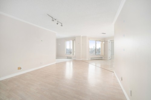 Salon - 1104-815 Rue Muir, Montréal (Saint-Laurent), QC - Indoor Photo Showing Other Room