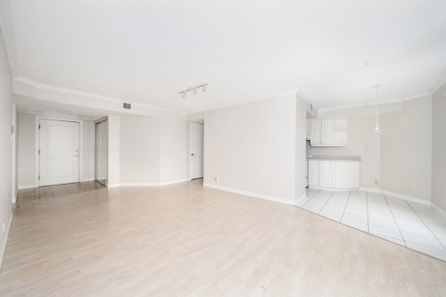 Salon - 1104-815 Rue Muir, Montréal (Saint-Laurent), QC - Indoor Photo Showing Other Room