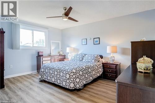 18 Charing Drive, Hamilton, ON - Indoor Photo Showing Bedroom