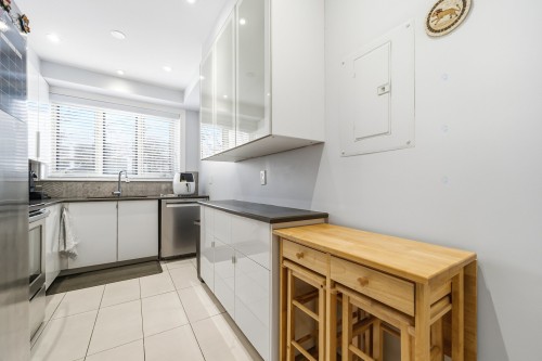 Cuisine - 101-1270 Ch. Regent, Mont-Royal, QC - Indoor Photo Showing Kitchen