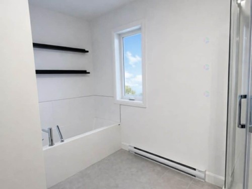 Bathroom - 32 Ch. De Gosford, Shannon, QC - Indoor Photo Showing Bathroom