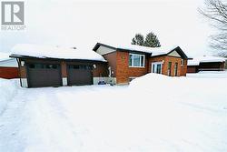 737 Beatrice Crescent Sudbury, ON P3A 5E5