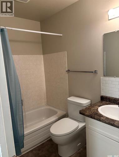 19 Hunt Crescent, Regina, SK - Indoor Photo Showing Bathroom