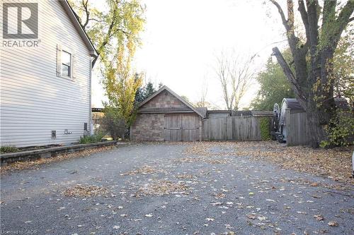 Driveway - 1076 King Road, Burlington, ON - Outdoor