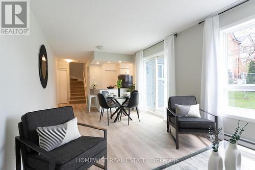 B7 - 240 Ormond Drive, Oshawa, ON - Indoor Photo Showing Living Room