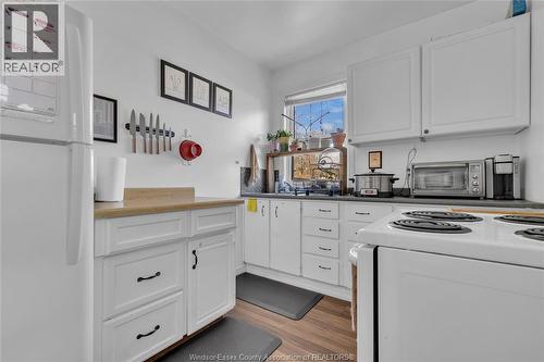 486-488 Cameron, Windsor, ON - Indoor Photo Showing Kitchen
