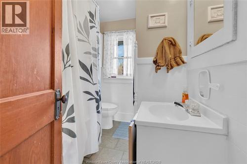 486-488 Cameron, Windsor, ON - Indoor Photo Showing Bathroom