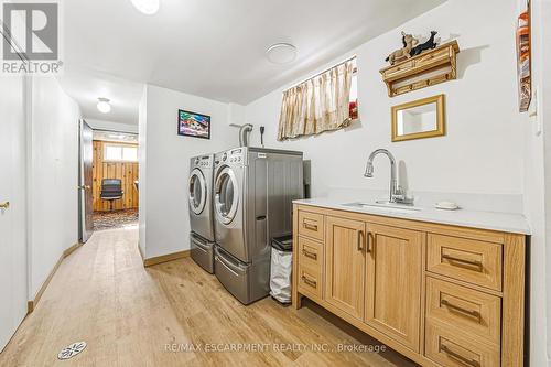 26 Quaker Crescent, Hamilton, ON - Indoor Photo Showing Laundry Room