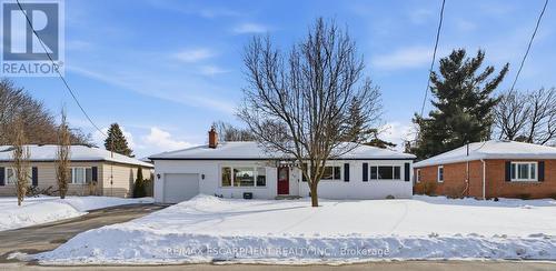 42 GILBERT AVENUE  Hamilton, ON L9G 1R4