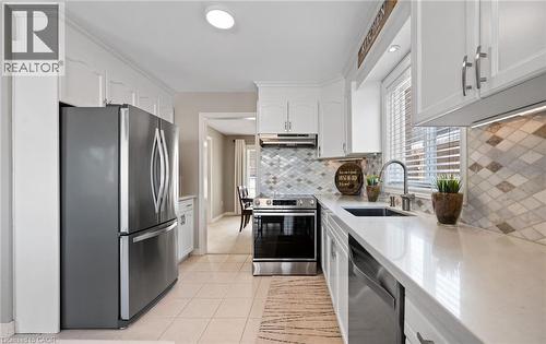39 Colonial Crescent, Grimsby, ON - Indoor Photo Showing Kitchen With Stainless Steel Kitchen With Upgraded Kitchen
