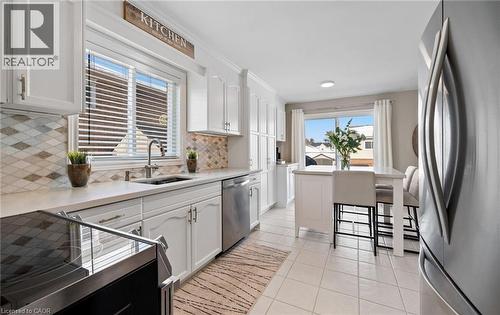 39 Colonial Crescent, Grimsby, ON - Indoor Photo Showing Kitchen With Stainless Steel Kitchen