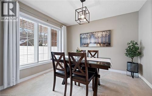39 Colonial Crescent, Grimsby, ON - Indoor Photo Showing Dining Room