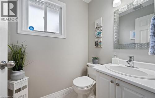 39 Colonial Crescent, Grimsby, ON - Indoor Photo Showing Bathroom
