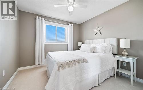 39 Colonial Crescent, Grimsby, ON - Indoor Photo Showing Bedroom