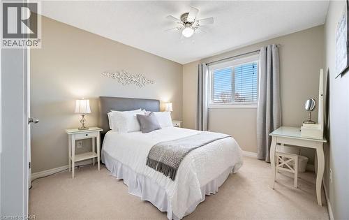 39 Colonial Crescent, Grimsby, ON - Indoor Photo Showing Bedroom