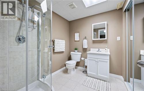 39 Colonial Crescent, Grimsby, ON - Indoor Photo Showing Bathroom