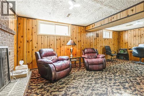 26 Quaker Crescent, Hamilton, ON - Indoor With Fireplace