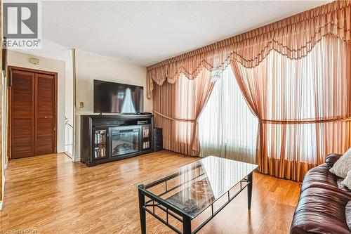 26 Quaker Crescent, Hamilton, ON - Indoor Photo Showing Living Room With Fireplace