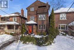 22 CHESTER HILL ROAD  Toronto, ON M4K 1X3