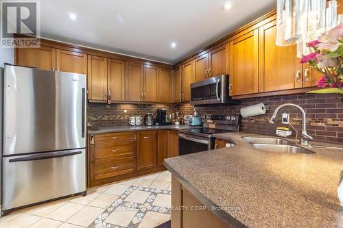 14 Sable Drive, Hamilton, ON - Indoor Photo Showing Kitchen With Double Sink