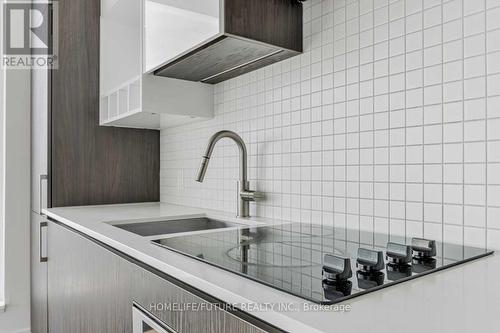 3502 - 898 Portage Parkway, Vaughan, ON - Indoor Photo Showing Kitchen