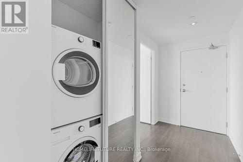 3502 - 898 Portage Parkway, Vaughan, ON - Indoor Photo Showing Laundry Room