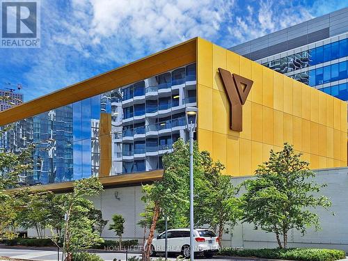 3502 - 898 Portage Parkway, Vaughan, ON - Outdoor With Balcony