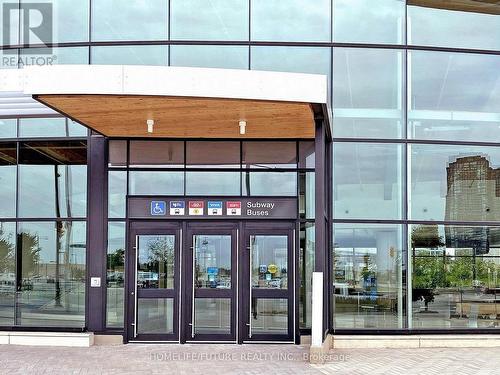 3502 - 898 Portage Parkway, Vaughan, ON - Indoor Photo Showing Other Room