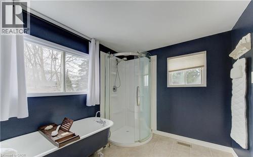 456 Oakfield Court, Waterloo, ON - Indoor Photo Showing Bathroom