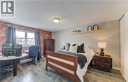 456 Oakfield Court, Waterloo, ON - Indoor Photo Showing Bedroom