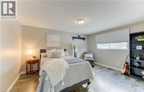 456 Oakfield Court, Waterloo, ON - Indoor Photo Showing Bedroom