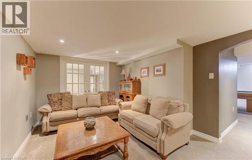 456 Oakfield Court, Waterloo, ON - Indoor Photo Showing Living Room