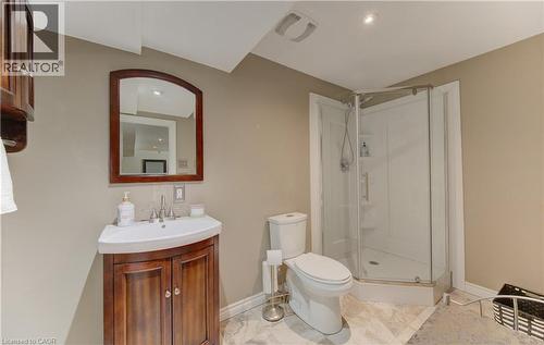456 Oakfield Court, Waterloo, ON - Indoor Photo Showing Bathroom