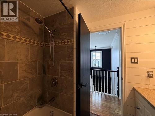 684 Jacob Lane, Waterloo, ON - Indoor Photo Showing Bathroom