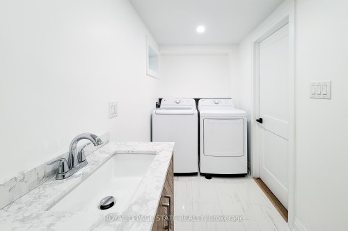 53 Winchester Boulevard, Hamilton, ON - Indoor Photo Showing Laundry Room