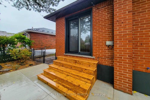 53 Winchester Boulevard, Hamilton, ON - Outdoor With Exterior