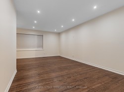 5 Rochelle Crescent  Toronto, ON M2J 1Y3