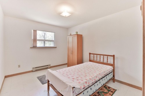 46 Stocco Circle, Tiny, ON - Indoor Photo Showing Bedroom