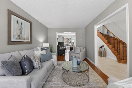 3591 Kelso Crescent, Mississauga, ON - Indoor Photo Showing Living Room
