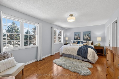 3591 Kelso Crescent, Mississauga, ON - Indoor Photo Showing Bedroom
