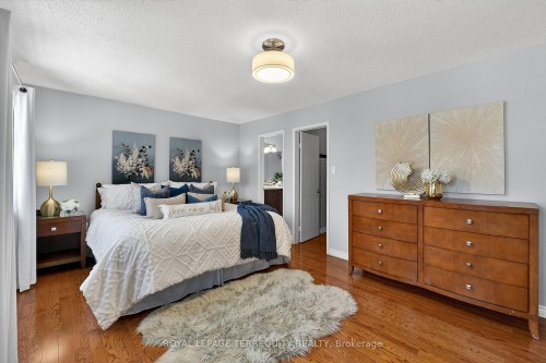 3591 Kelso Crescent, Mississauga, ON - Indoor Photo Showing Bedroom