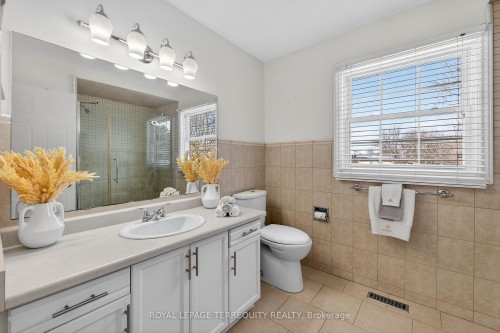 3591 Kelso Crescent, Mississauga, ON - Indoor Photo Showing Bathroom