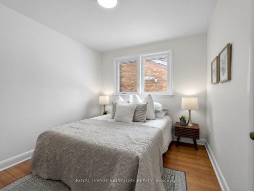 732 Melton Drive, Mississauga, ON - Indoor Photo Showing Bedroom