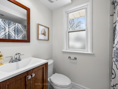 732 Melton Drive, Mississauga, ON - Indoor Photo Showing Bathroom