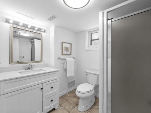 732 Melton Drive, Mississauga, ON - Indoor Photo Showing Bathroom