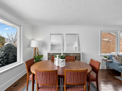 732 Melton Drive, Mississauga, ON - Indoor Photo Showing Dining Room