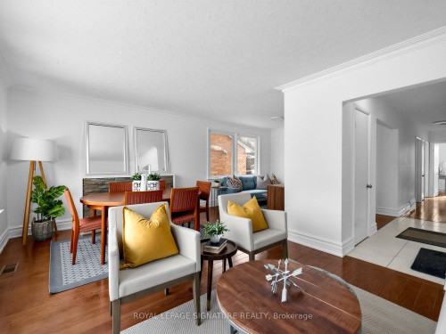 732 Melton Drive, Mississauga, ON - Indoor Photo Showing Living Room