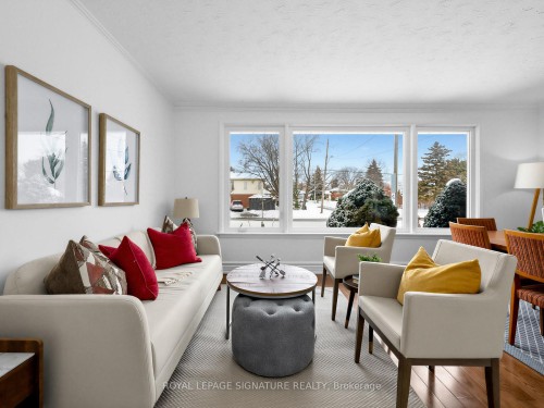 732 Melton Drive, Mississauga, ON - Indoor Photo Showing Living Room