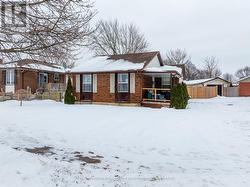 25 NEWLEAF CRESCENT  Welland (N. Welland), ON L3C 6B4