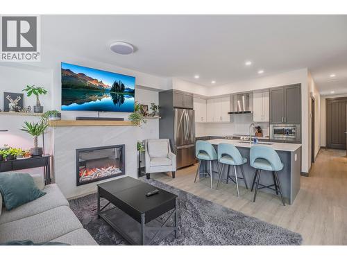 703 15A Crescent Unit# 15, Invermere, BC - Indoor With Fireplace